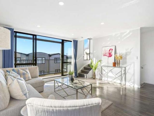 2/8 Flynn Street, Birkdale, North Shore City