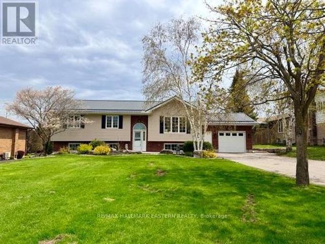 28 Grant Drive, Kawartha Lakes Oakwood, ON, K0M 2M0 house for sale | Listing ID X13414 | Royal LePage