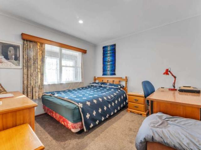 2/8 Keystone Avenue, Mt Roskill, Auckland City