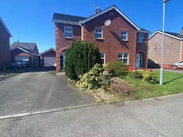 28 Lockvale Manor