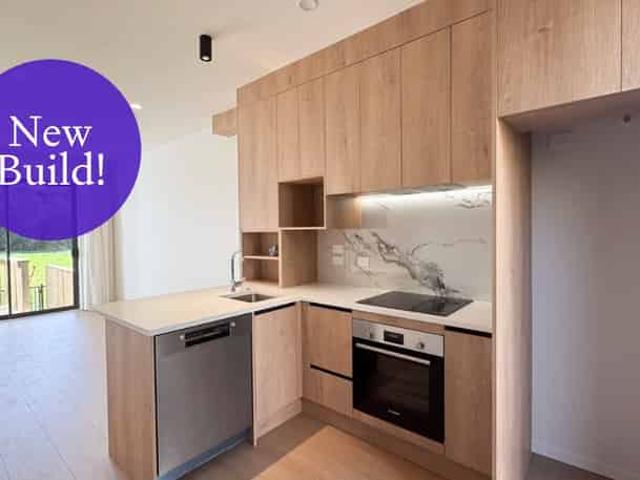 2/8 Lowtherhurst Road, Massey, Waitakere City