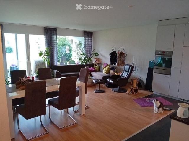 28 m²