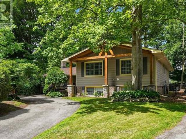 28 Nuthatch Place, Cambridge, ON, N3C 3A6 house for sale | Listing ID X13471 | Royal LePage