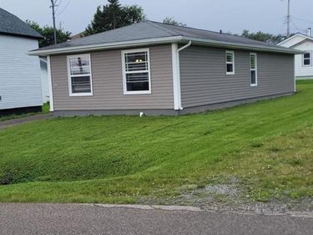 28 Pleasant Street, Glace Bay, NS, B1A 3Z9 house for sale | Listing ID 202618 | Royal LePage