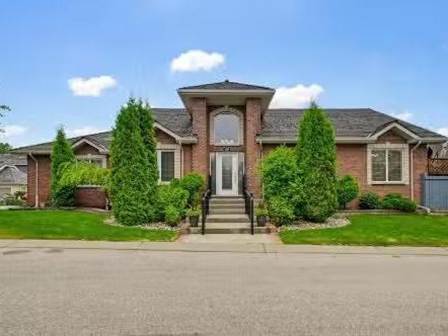 28 Prestige Point E, Edmonton, AB, T6M 2T3 condo for sale.