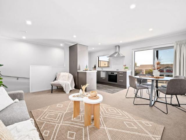 2/8 Richmond Street
