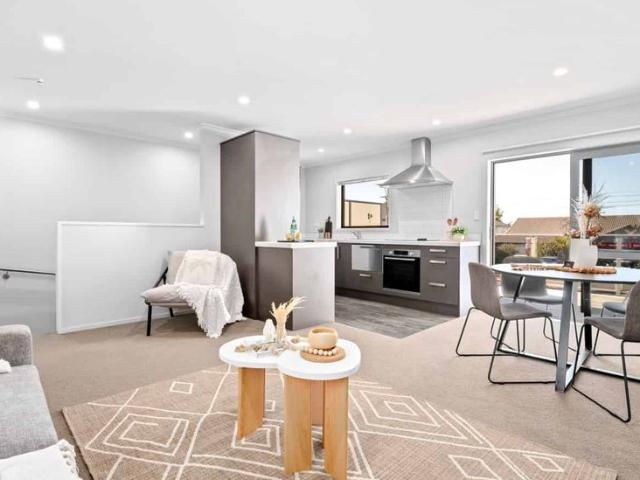 2/8 Richmond Street