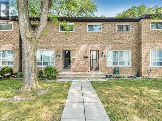 28 Riverdale Drive, Hamilton, ON, L8E 1J8 townhouse for sale | Listing ID 40853 | Royal LePage
