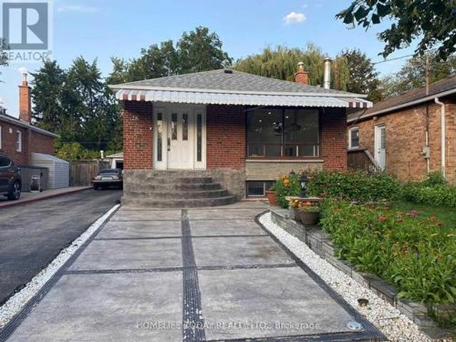 28 Stevenharris Drive, Toronto, ON, M9C 1V1 house for sale | Listing ID W12289 | Royal LePage