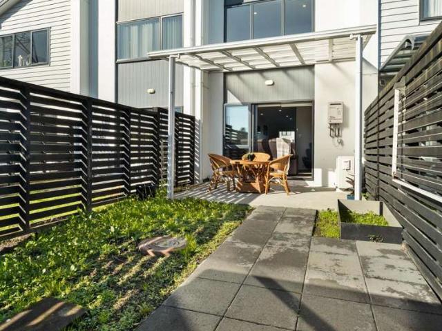 28A Biplane Street, Takanini, Papakura