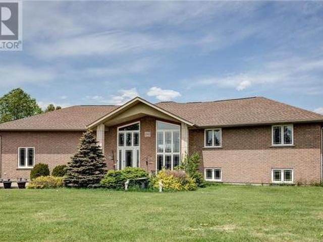 290 Seguin Street, Chelmsford, ON, P0M 1L0 house for sale | Listing ID 2128 | Royal LePage