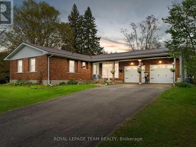 2915 County Rd 20 Road, North Grenville, ON, K0G 1J0 house for sale | Listing ID X12142 | Royal LePage