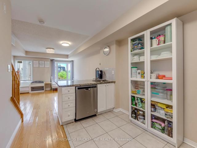 291 306 John Street, Thornhill | For Sale @ $518,000 | Condos. Ca