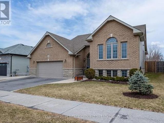 292 Academy Street, Loyalist 57 Bath, ON, K0H 1G0 house for sale | Listing ID X12066 | Royal LePage