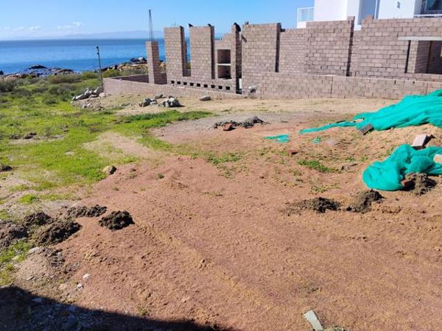 292 m² Land available in St Helena Views