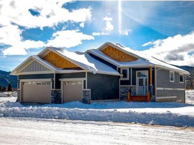 2933 Street, Bellevue, AB, T0K 0C0 house for sale | Listing ID A2196 | Royal LePage