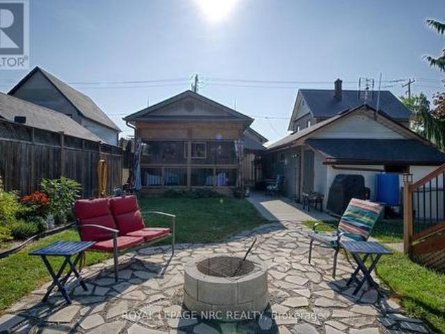 294 Davis Street, Port Colborne East Village, ON, L3K 1Z4 house for sale | Listing ID X13587 | Royal LePage