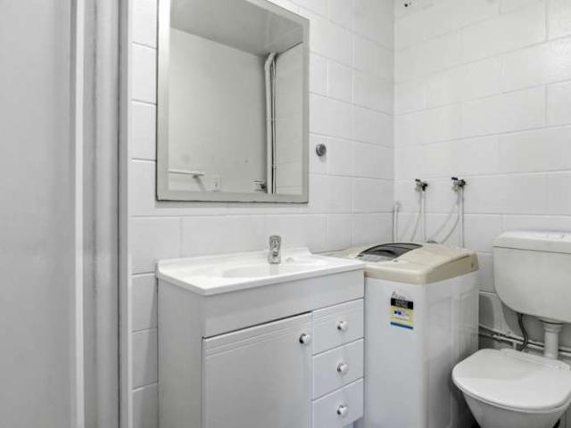 2/94 Jutland Road, Hauraki, North Shore City