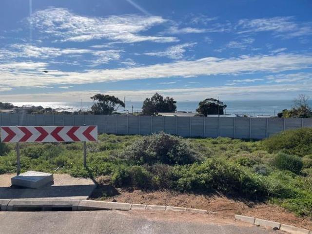 294 m² Land available in St Helena Views