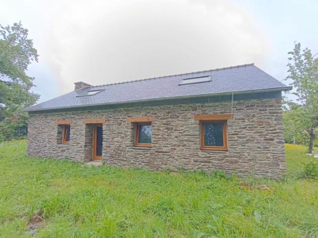 29540 Spézet maison en pierres à totalement aménager