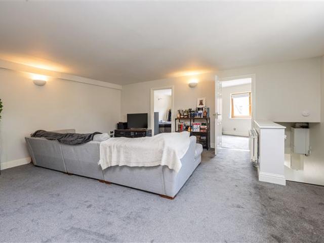295,000 | Apartment 2, Garrison House, Church Terrace, Main Street, Bray, Co. Wicklow H J Byrne 5003 MyHome. Ie Residential