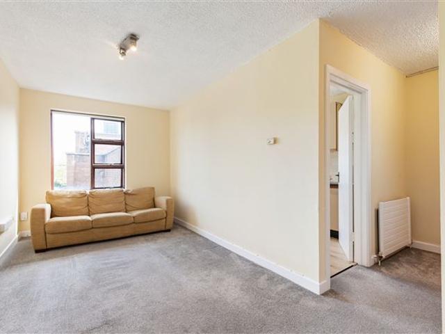 295,000 | Apt. 6 Newpark Centre, Newtownpark Avenue, Blackrock, County Dublin Beirne & Wise Blackrock 4998 MyHome. Ie Residential