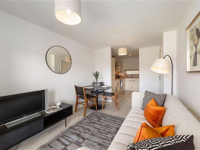 295,000 | Apt 23 Botanic Hall, Addison Park, Glasnevin, Dublin 11 Felicity Fox Estate Agents 5003 MyHome. Ie Residential
