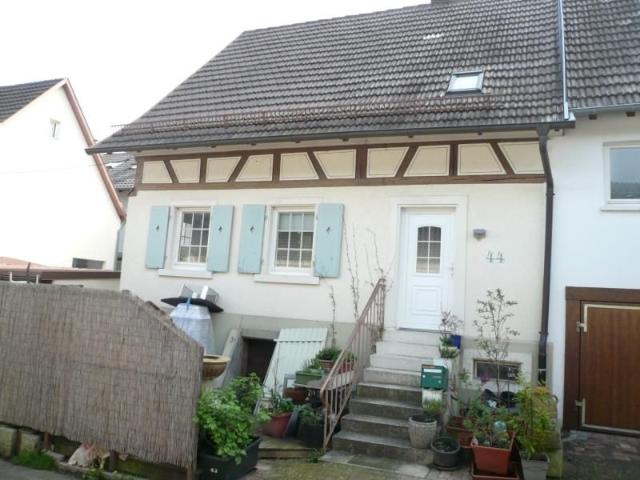 270.000 EUR! Charmante, gemütliche Doppelhaushälfte in 76534 Baden Baden/ Steinbach