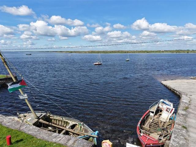 295,000 | The Quay, Kinvara, Co. Galway DNG Brian MacMahon 5001 MyHome. Ie Residential