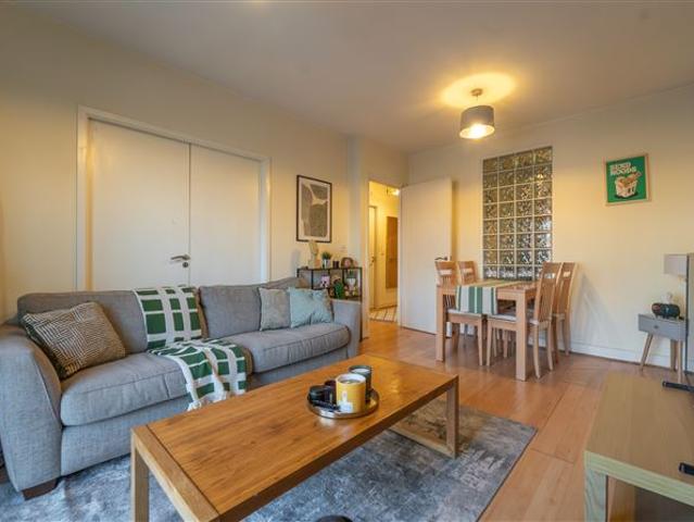 295,000 | 15 Dakota Court, Phibsborough, Dublin 7 REA McGee 5003 MyHome. Ie Residential