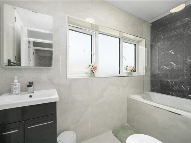 295,000 | 24 Croftwood Gardens, Ballyfermot, Dublin 10 Berkeley & Associates 5021 MyHome. Ie Residential