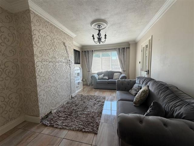 295,000 | 2 Lennonstown Manor, Dundalk, Louth Blue Sky Property 5004 MyHome. Ie Residential