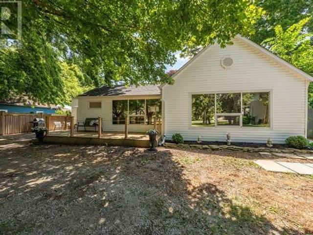 2963 Old Lakeshore Road, Sarnia, ON, N0N 1C0 house for sale | Listing ID 25016 | Royal LePage