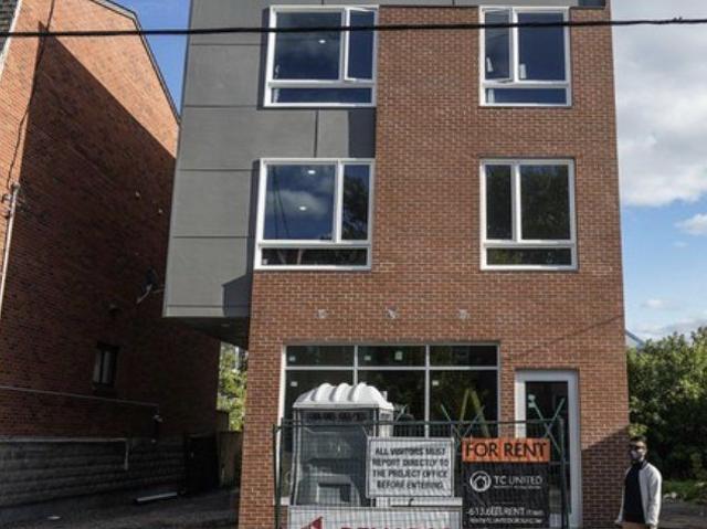 296 Rue Somerset Street East 1