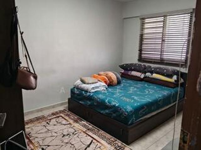 296 Tampines Street 22 HDB Apartment For Sale, $460,000, 2 Bed 2 Bath 721 sqft $638.00 psf