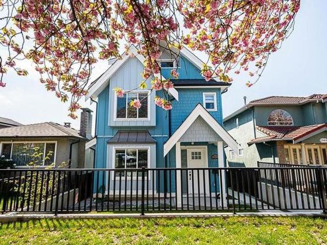2972 7Th Avenue E, Vancouver, BC, V5M 1V3 duplex for sale | Listing ID R2999 | Royal LePage