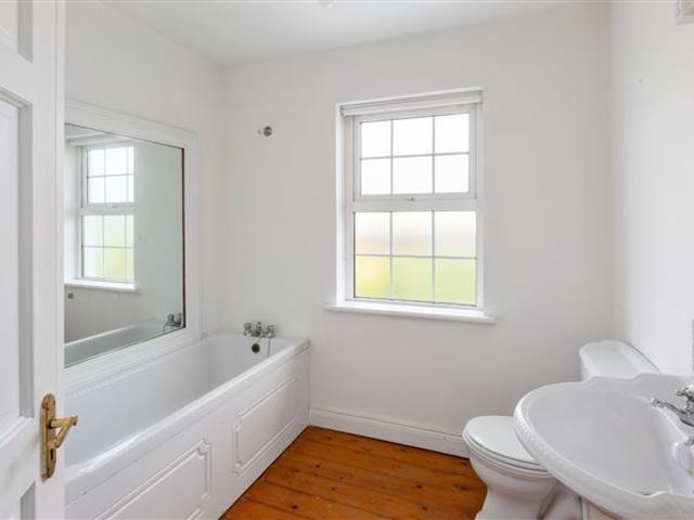 298,000 | Roisín Dubh, 8 Castle Park, Arklow, Co. Wicklow DNG Thornton Properties 4992 MyHome. Ie Residential