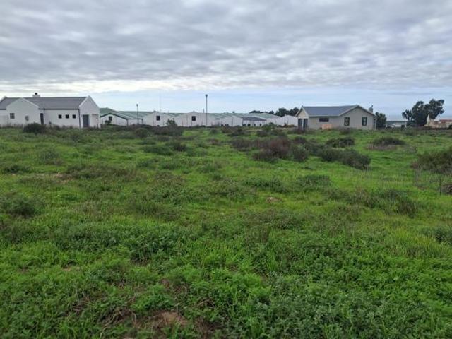 298 m² Land available in St Helena Views