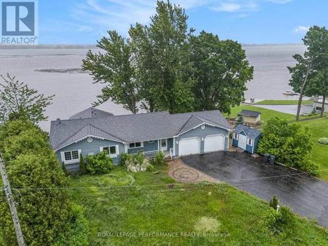 2991 Old Highway 17 Highway, Clarence Rockland, ON, K4K 1W1 house for sale | Listing ID X12213 | Royal LePage