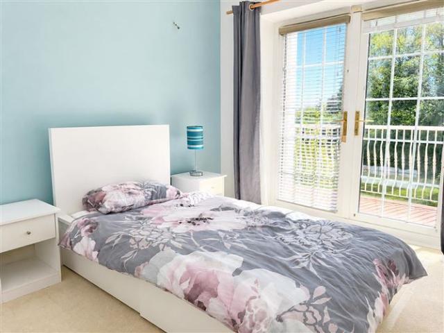 299,000 | 5 Sacra, Tassagard Green, Tallaght, Dublin 24 BROE Auctioneers 4983 MyHome. Ie Residential