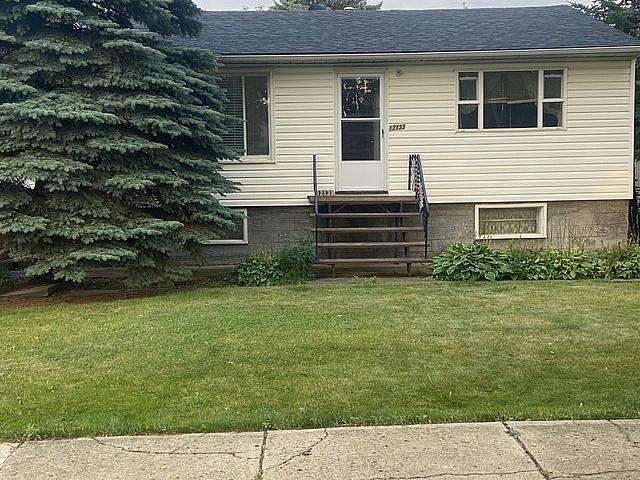 $299,900 Cute, Vintage 2 Bdrm Home In N.e. edmonton/ Beverly