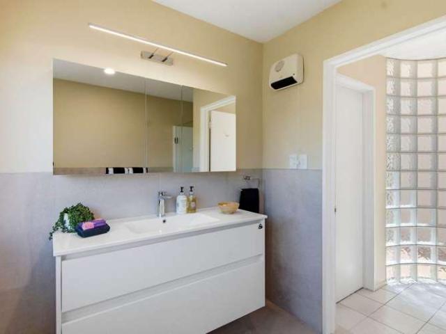 2/99 Hebron Road, Waiake, North Shore City