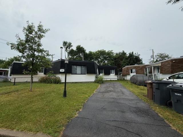 299 Rue De La Reine, Laval Auteuil, QC, H7K 1L9 house for lease | Listing ID 21916 | Royal LePage