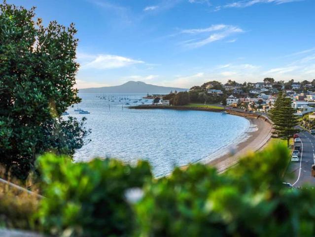 2/9 Takutai Avenue, Bucklands Beach, Manukau City For Sale