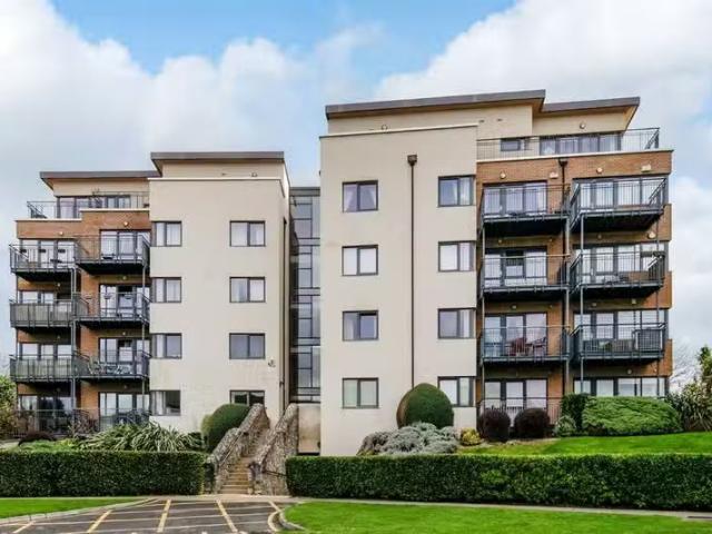 29 The Crescent, Carrickmines, Dublin 18, D18 C566
