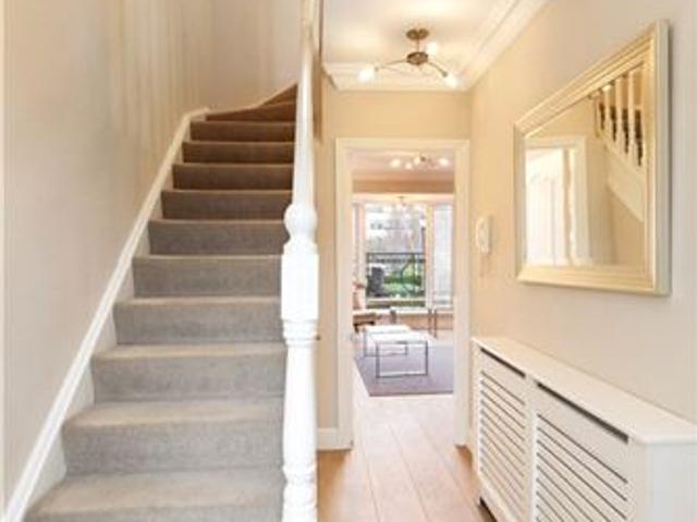 29 Ballsbridge Wood, Ballsbridge, Dublin 4 Lisney Sotheby's International Realty Ballsbridge 4905 MyHome. Ie Residential