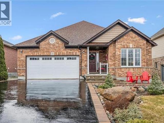 29 English Crescent, Plattsville, ON, N0J 1S0 house for sale | Listing ID 40852 | Royal LePage
