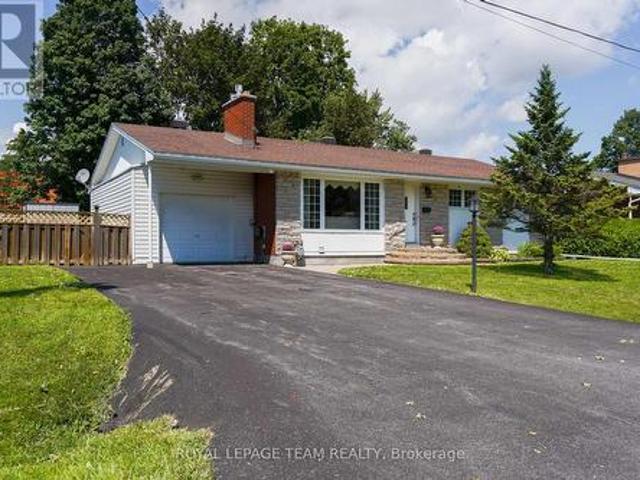 29 Epworth Avenue, Ottawa, ON, K2G 2L6 house for sale | Listing ID X13718 | Royal LePage