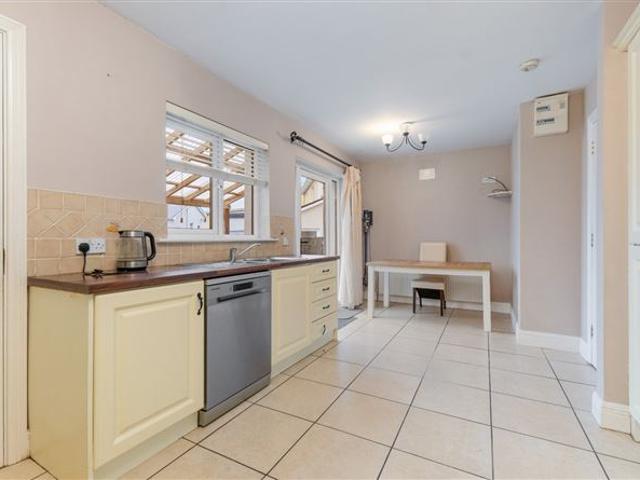 29 Glen Ri, Shanaghy, Ballina, Co. Mayo DNG Michael Boland 4906 MyHome. Ie Residential