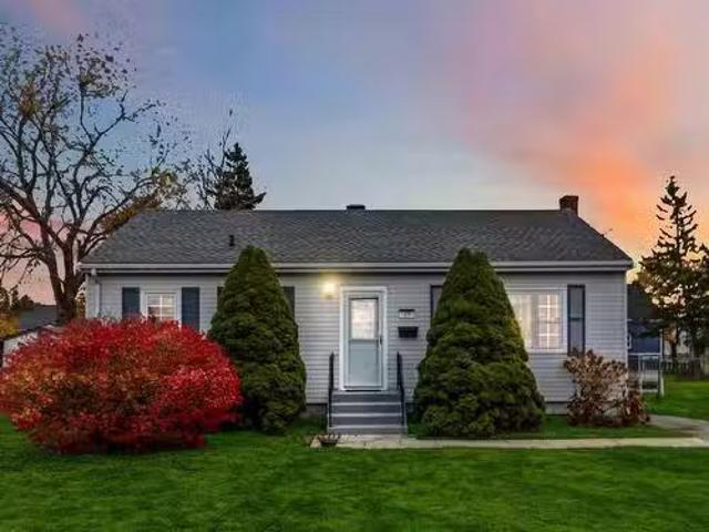 29 Honeydale Crescent, Halifax, NS, B3R 2G8 house for sale.